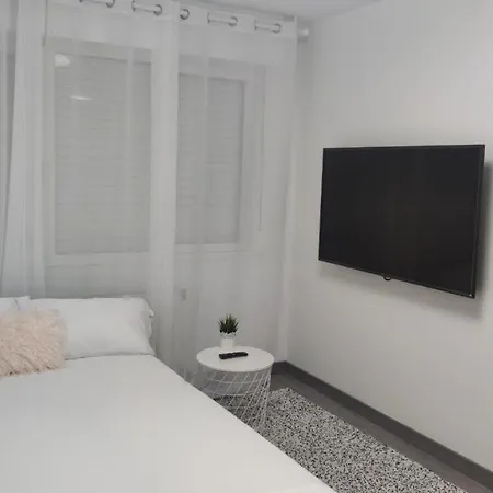 Casa Gascona Con Parking, Wifi Y Netflix Gratis!! By Delabra